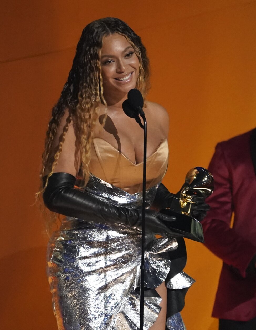 Beyoncé emerges as Grammys queen; Styles wins album honor - WTOP News
