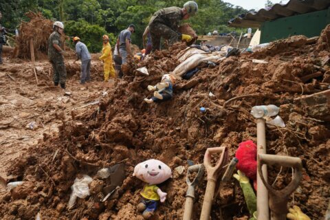 Brazil floods leave cutoff survivors scrambling for supplies