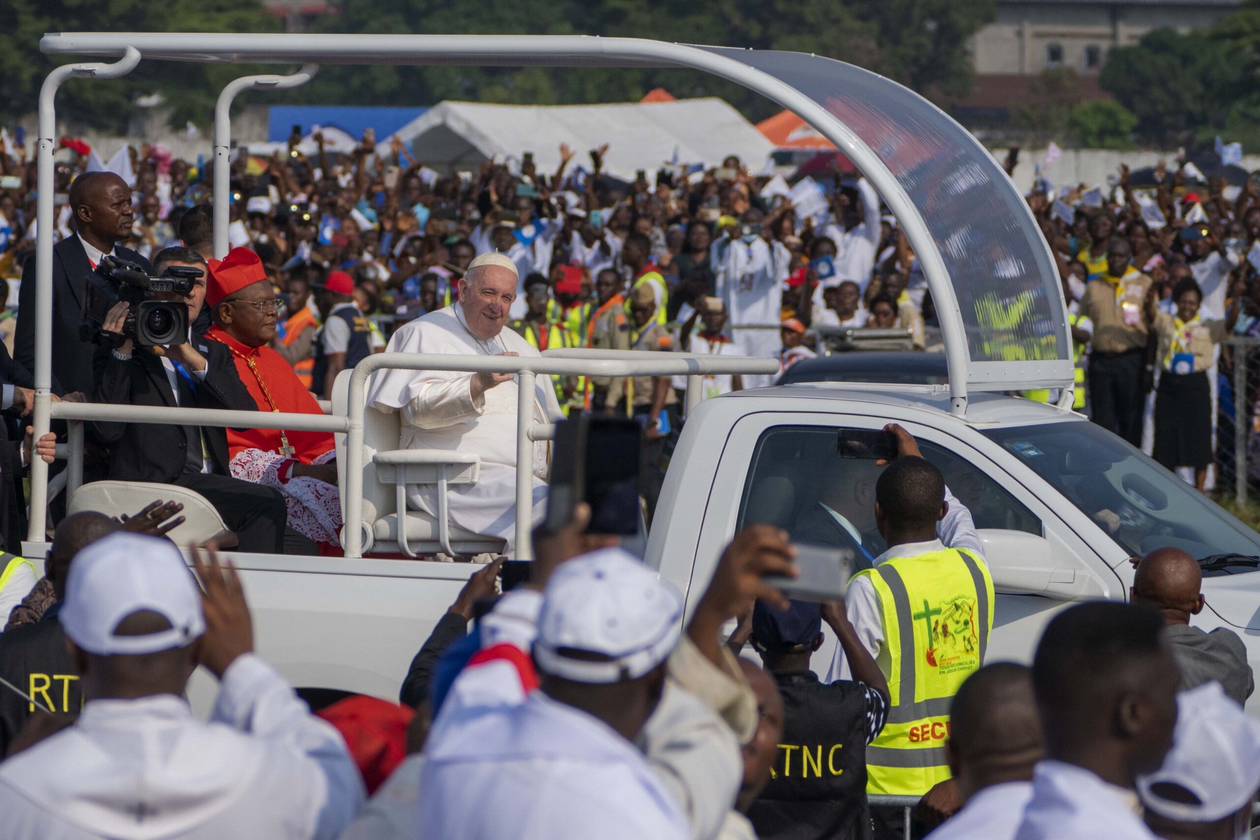 1 million flock to pope’s Congo Mass on day of forgiveness