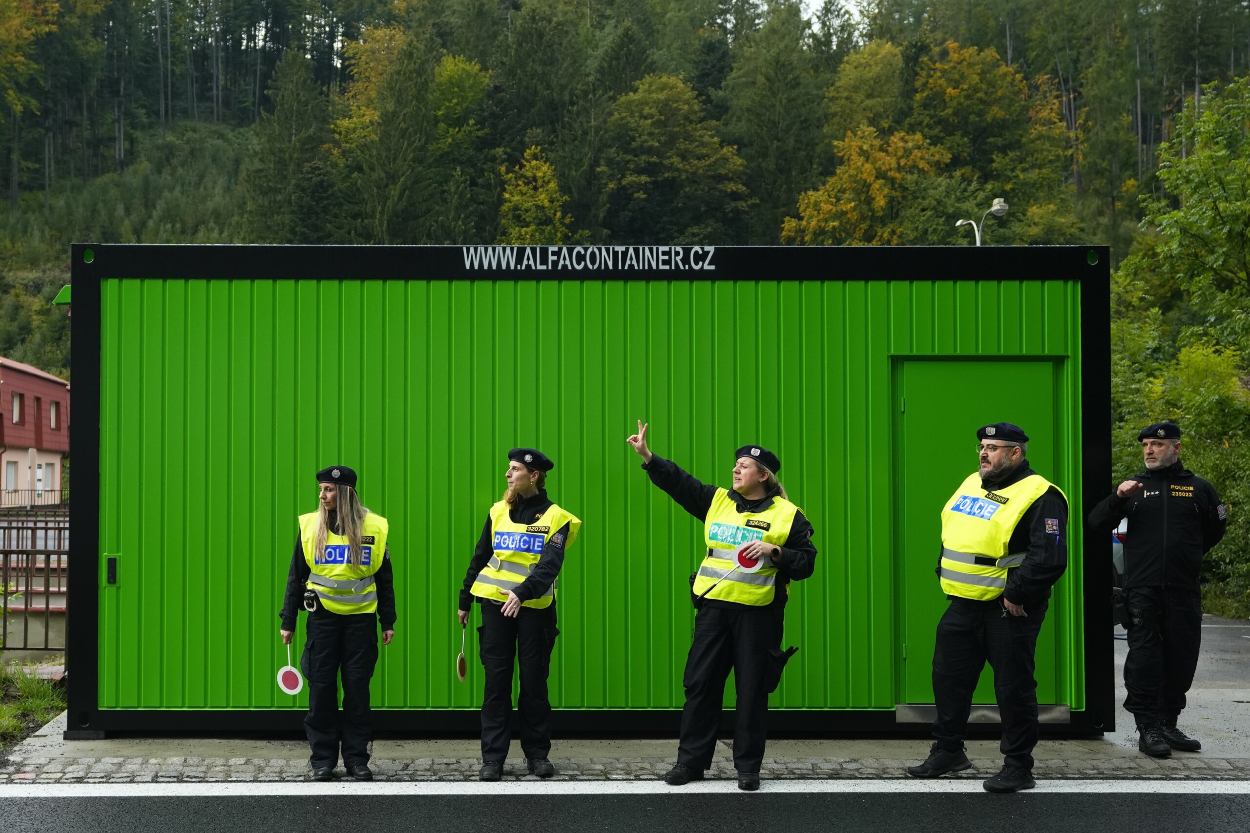Czechs to end checks at Slovak border amid migration decline