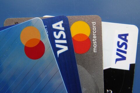 Credit cards vs. debit cards: What should I use?