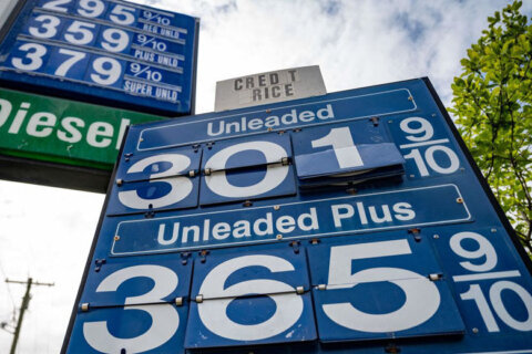 ‘Bait and switch?’ New bills aim to make Md. gas station signs more transparent