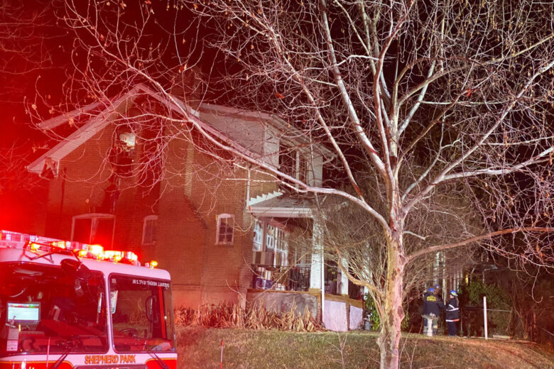 2 women killed in DC house fire