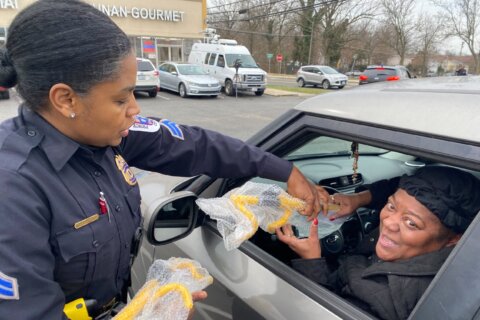 Prince George’s Co. police give out steering wheel locks to Kia, Hyundai owners