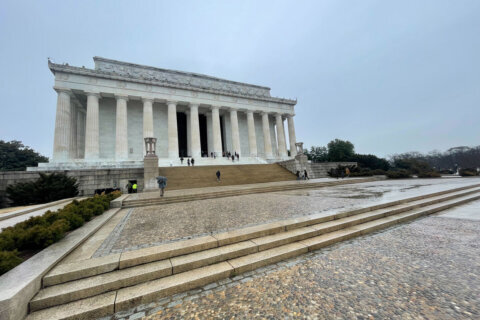Ceremony for Abraham Lincoln’s Birthday held at Lincoln Memorial