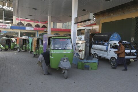 Pakistan in bailout bid sharply raises natural gas taxes