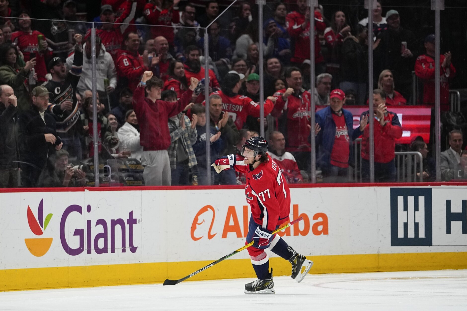 T.J. Oshie scores twice, Capitals come back to beat Devils