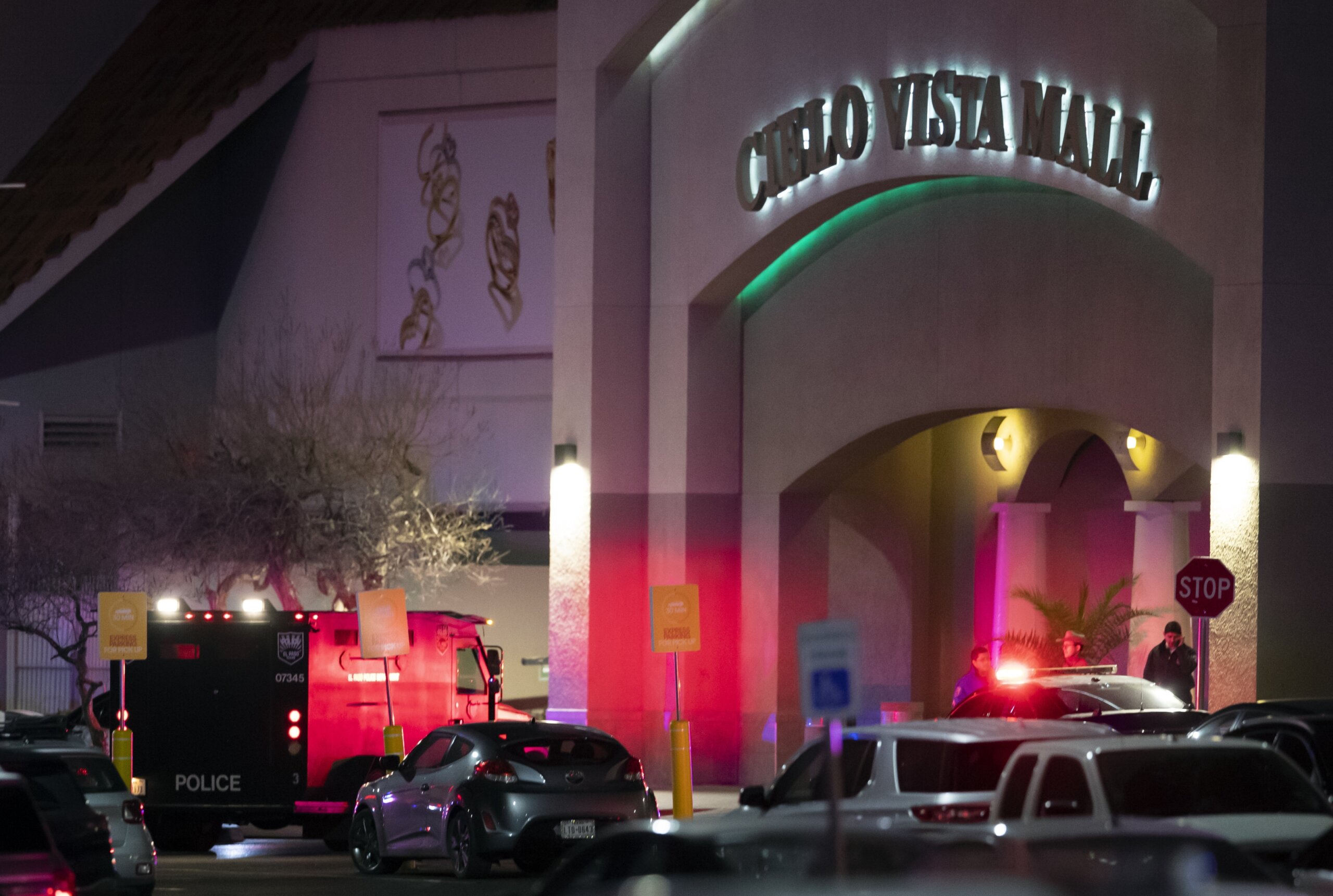 Texas mall shooting started as fight between groups - WTOP News