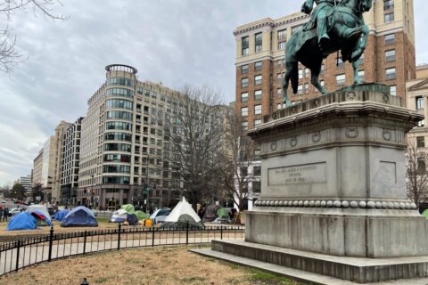 DC lawmakers push for housing, social services as feds prepare to clear tent encampment
