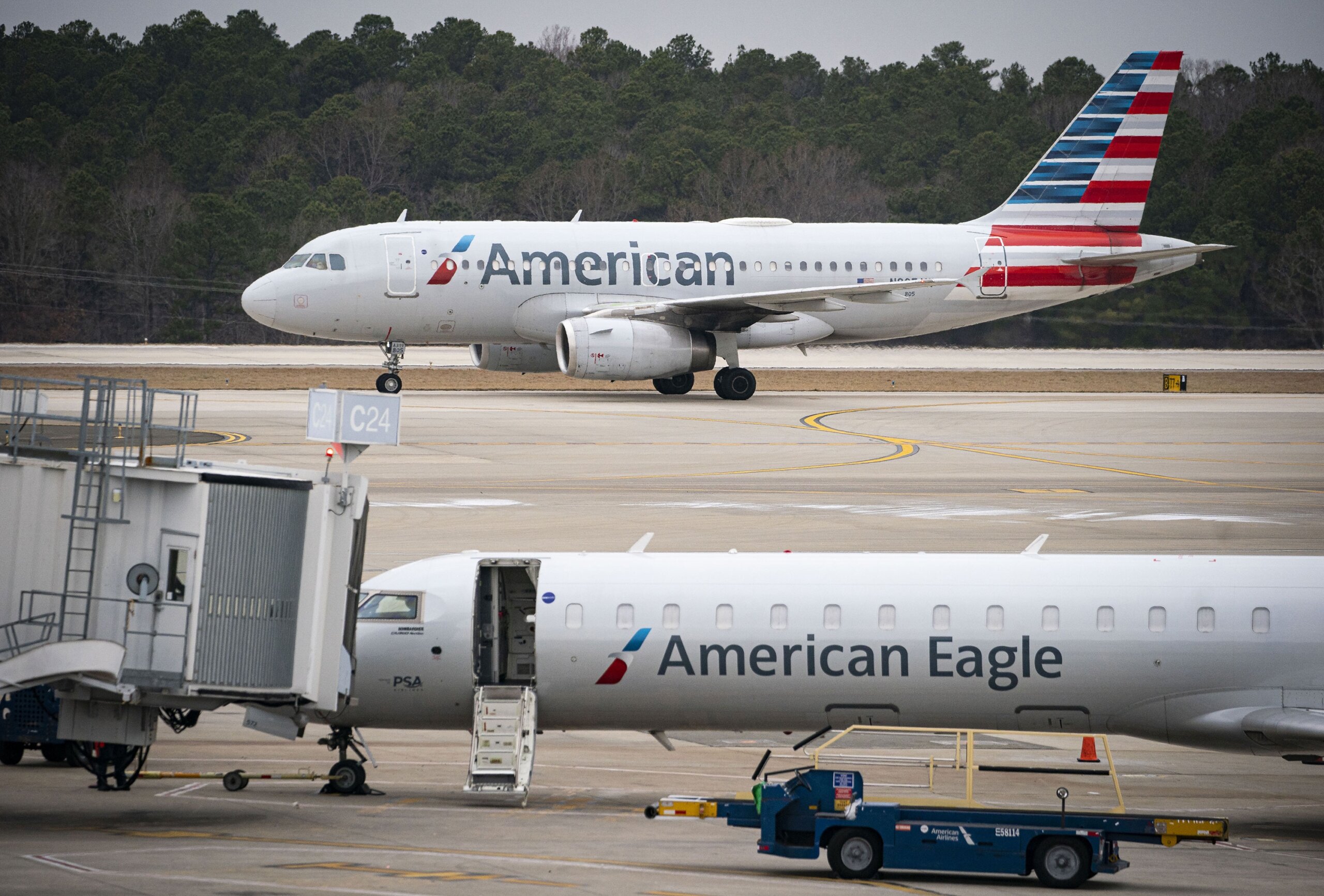 American Airlines flight heading to DC diverted to North Carolina due to disruptive passenger – WTOP News
