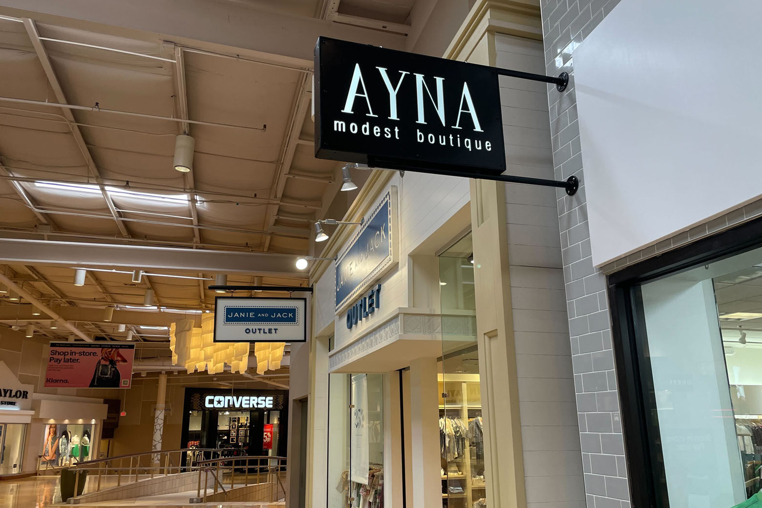 <p>Ayna Modest Boutique is located in Potomac Mills Mall in Woodbridge, Virginia. (WTOP/Kyle Cooper)</p>
