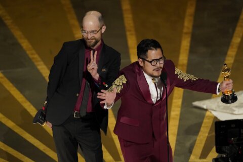 ‘Everything Everywhere’ duo win directing, writing Oscars