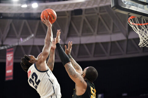 Howard wins by point, heads to 1st NCAA tourney since 1992