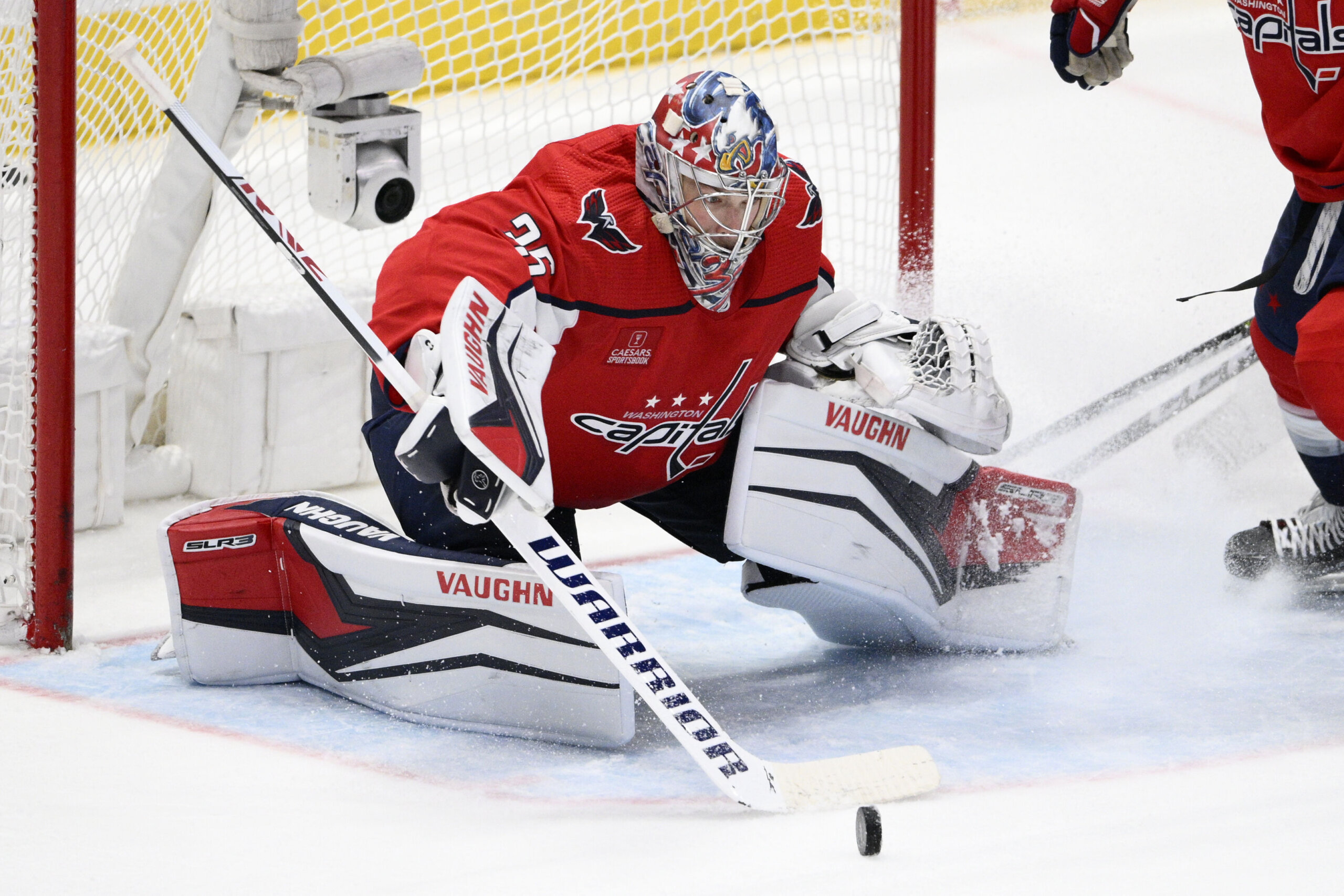 Goalie Darcy Kuemper of the Washington Capitals looks on against