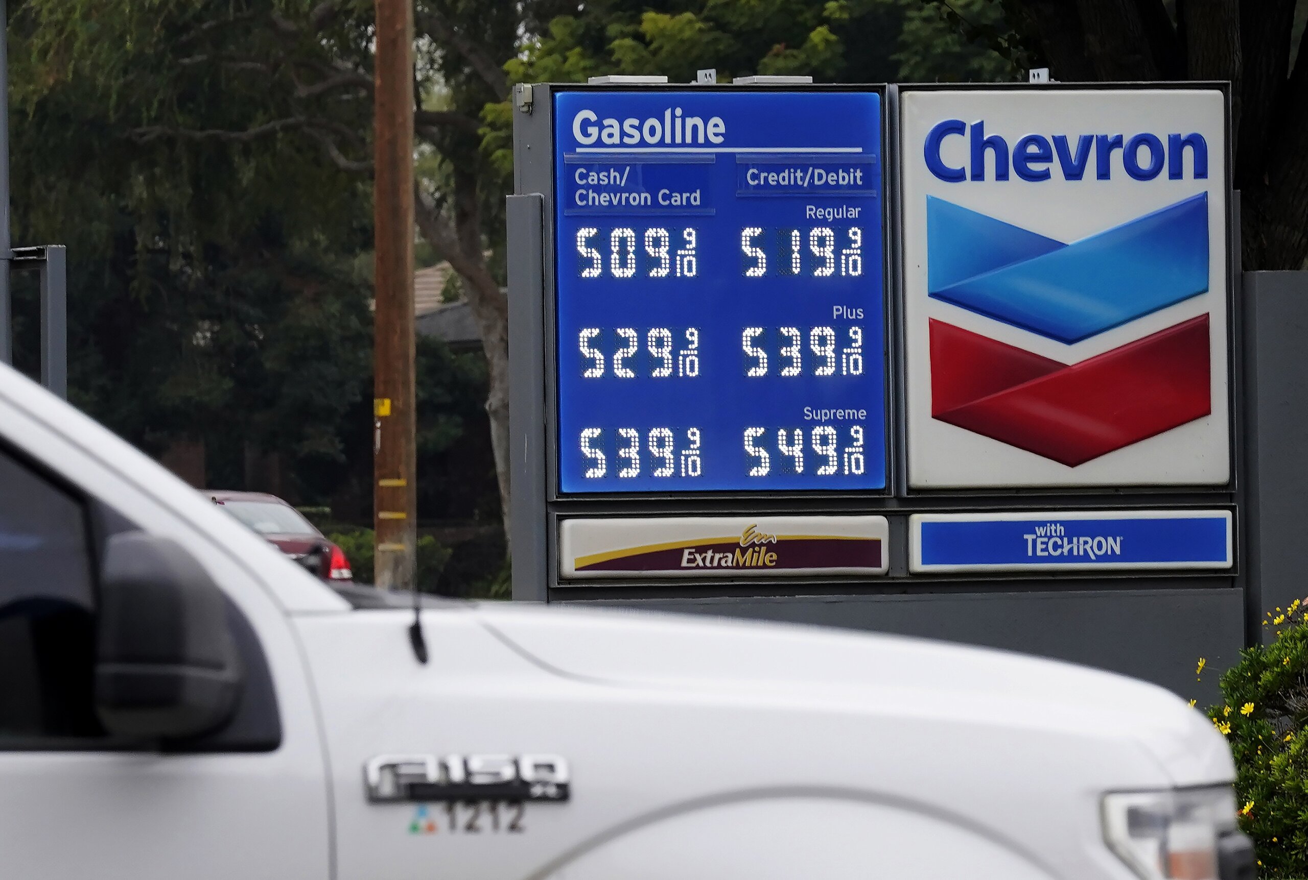 despite-objections-chevron-says-it-reported-oil-price-data-wtop-news