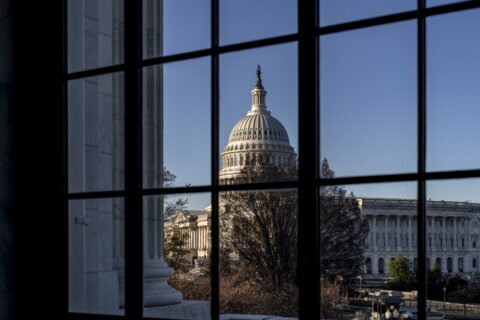 Bank failures: Anger in Congress, but division on what to do