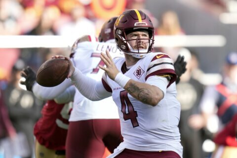 QB Heinicke leaves Washington, signing with Falcons