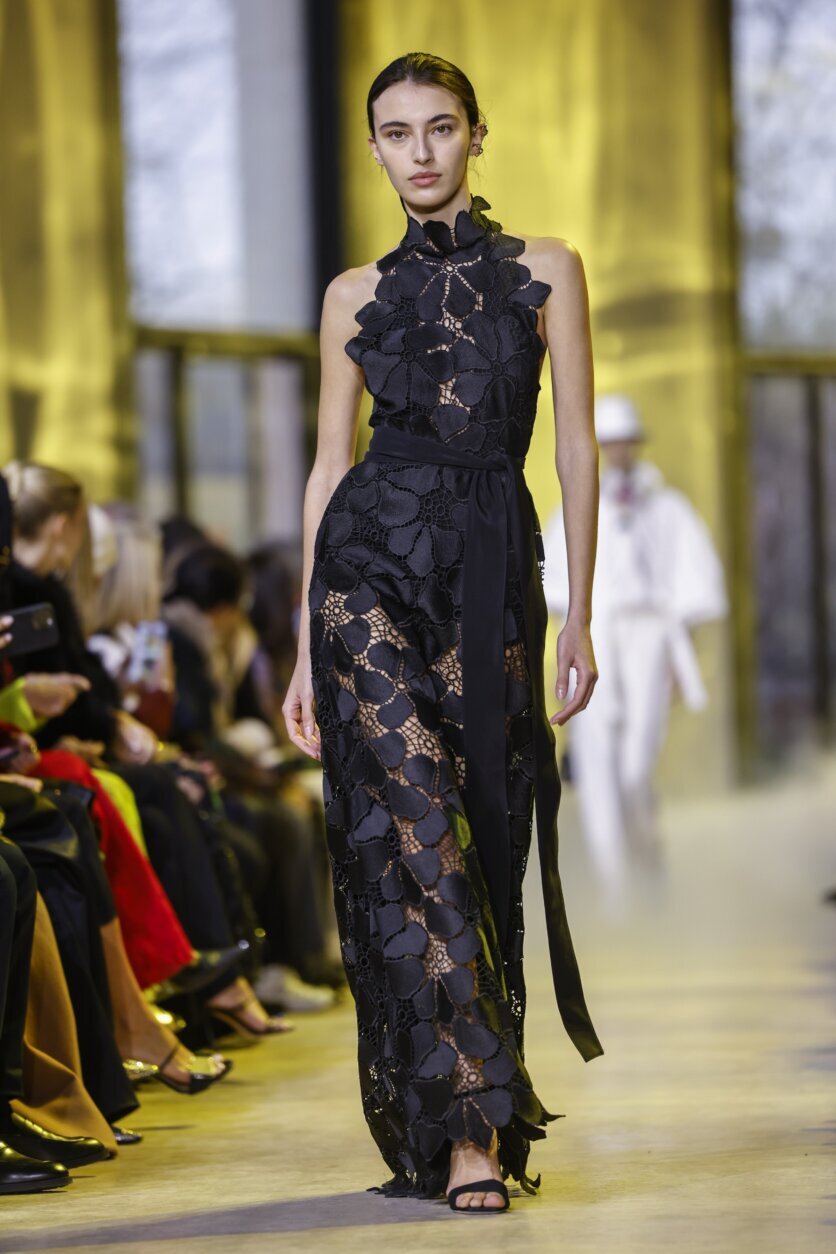 Paris Fashion Week spans minimalism and Renaissance blooms - WTOP News