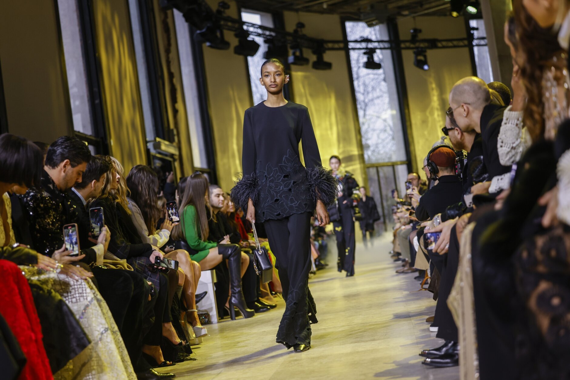 Paris Fashion Week spans minimalism and Renaissance blooms - WTOP News