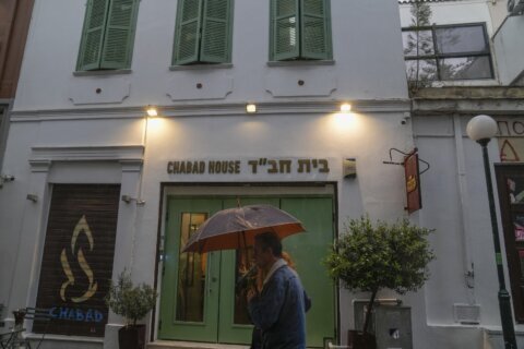 Greece: 2 held in alleged plot to attack Jewish restaurant