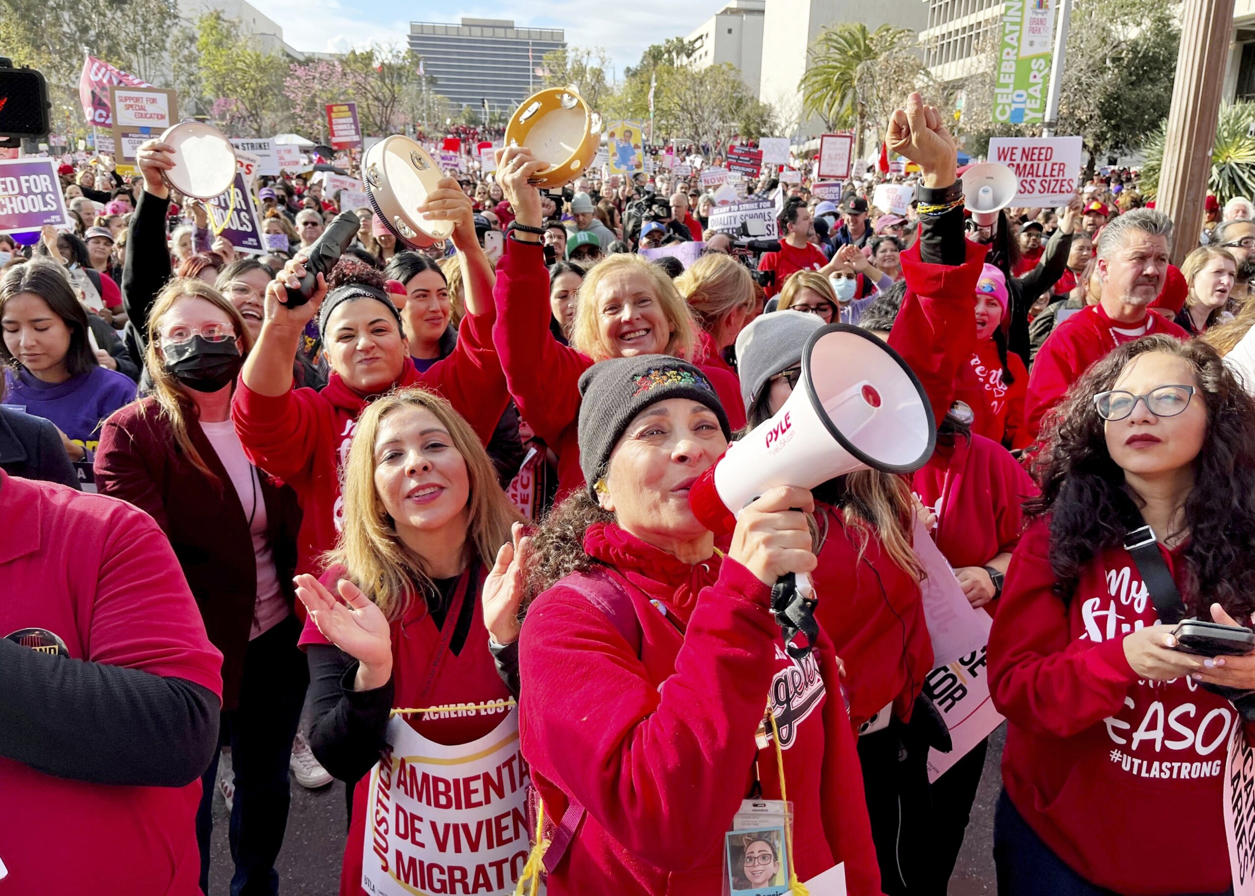 Los Angeles schools shut down as staff strike for better pay WTOP News