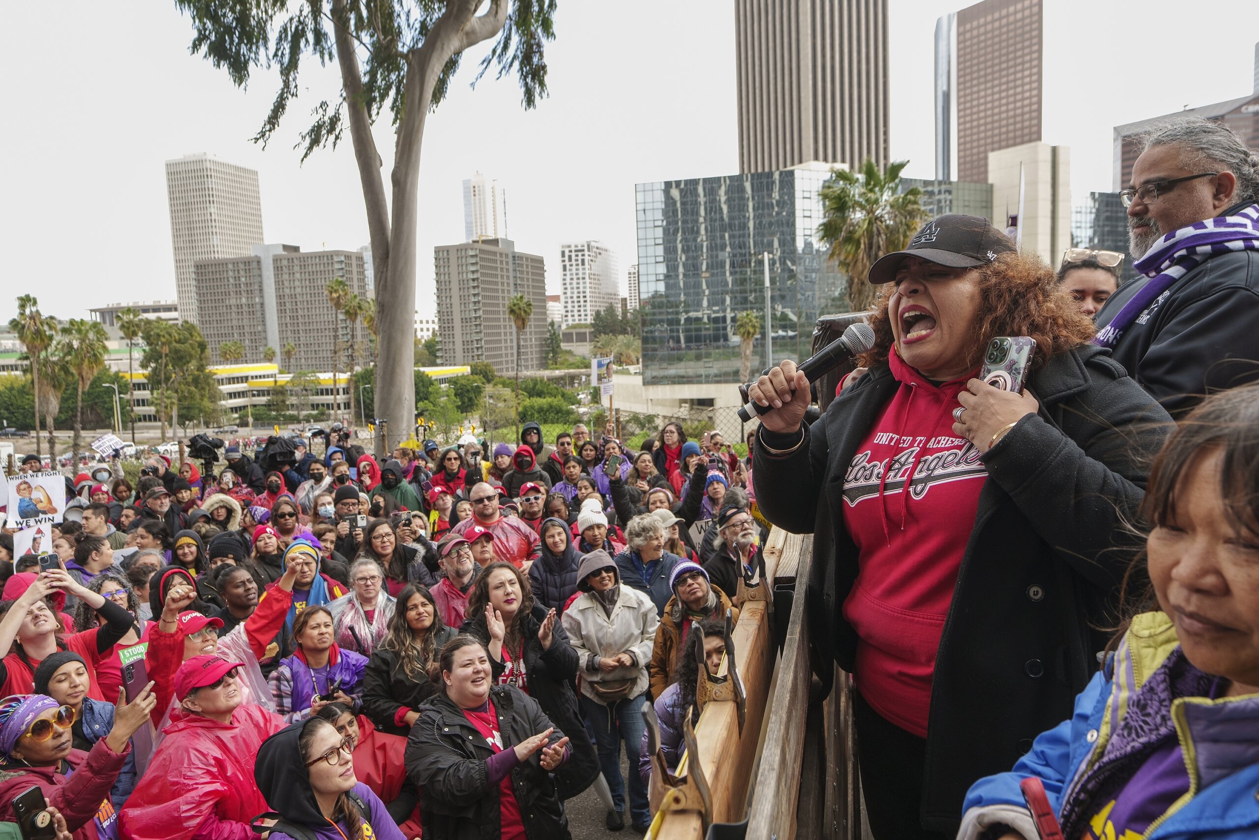 Los Angeles strike highlights paltry US school worker pay WTOP News