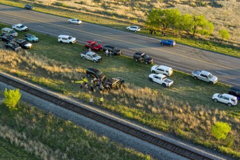 2 dead in rail car; human smuggling investigation indicated