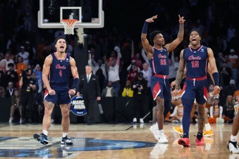 Florida Atlantic makes first Elite Eight, bounces Tennessee
