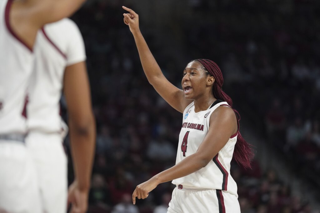 No. 1 Gamecocks cruise past Norfolk State in March Madness