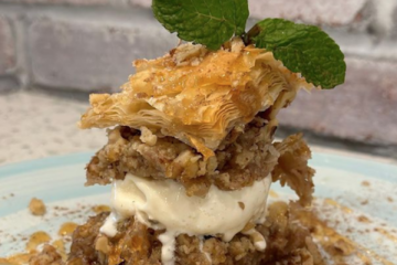 Baklavá with ice cream