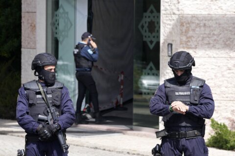 Portugal: Refugee held as suspect in Muslim center stabbings