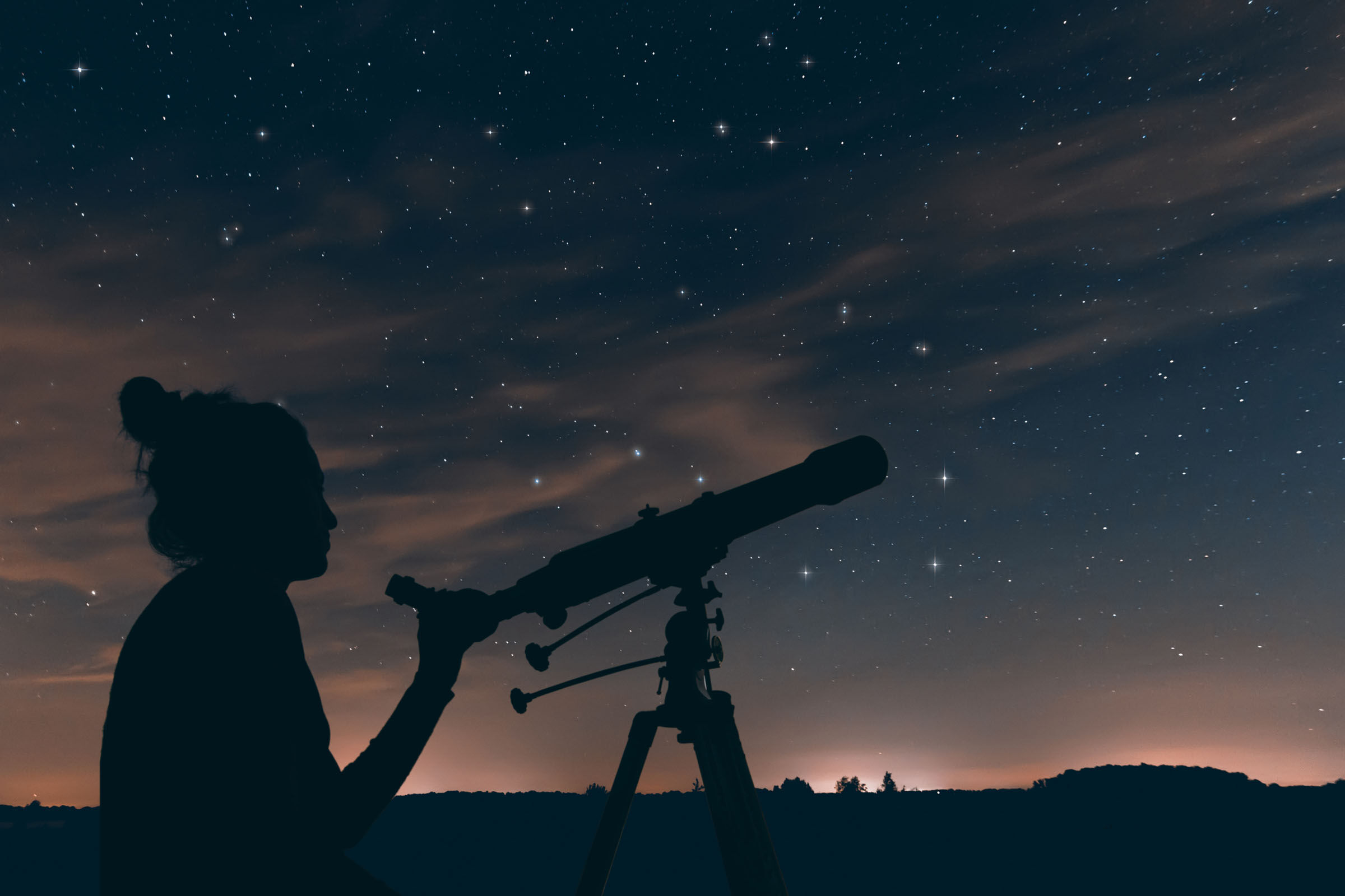 Jak vidět pět planet zarovnaných na pondělní noční obloze