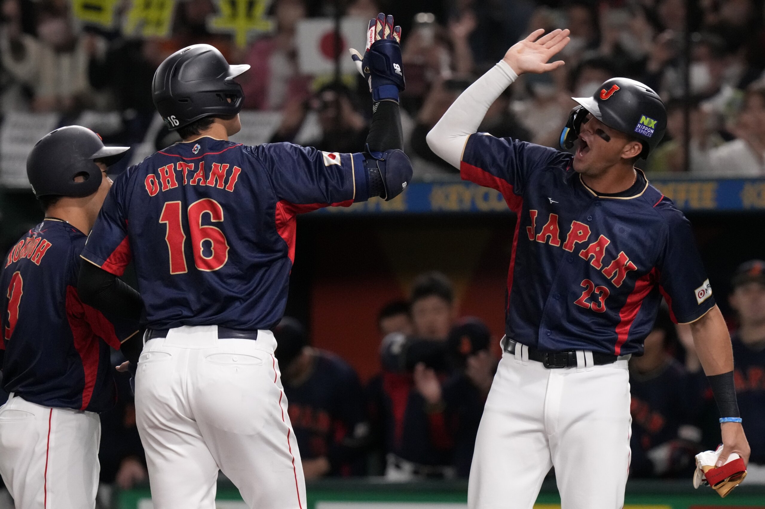 Meneses homers twice, Mexico clobbers US 11-5 in WBC - WTOP News