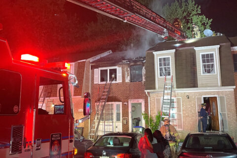 7 residents displaced by townhouse fire in Woodbridge
