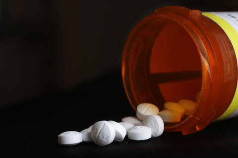 Arlington doctor charged with illegal distribution of 50,000 oxycodone pills
