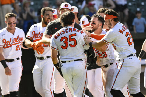 Rutschman homers in 9th to lift O’s past A’s, 8-7
