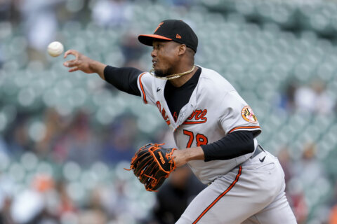 Orioles beat Tigers 5-3 to win 6th straight series