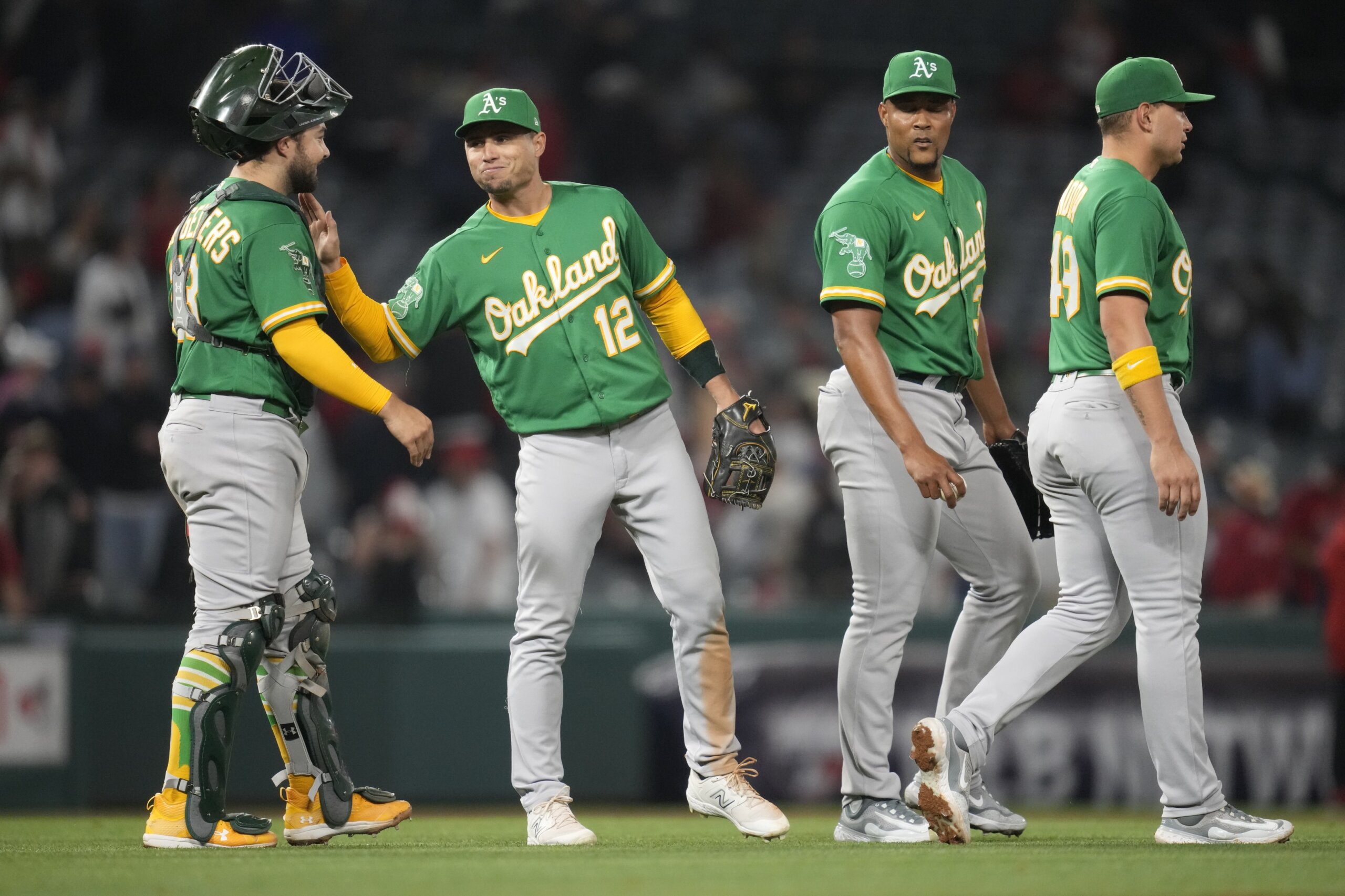 Athletics' dismal attendance shows fans were listening to Oakland, MLB