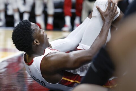 Miami's Oladipo tears patellar tendon, latest injury setback