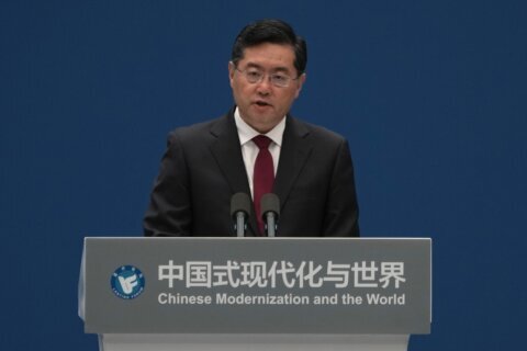 China FM: Taiwan, foreign supporters 'playing with fire'