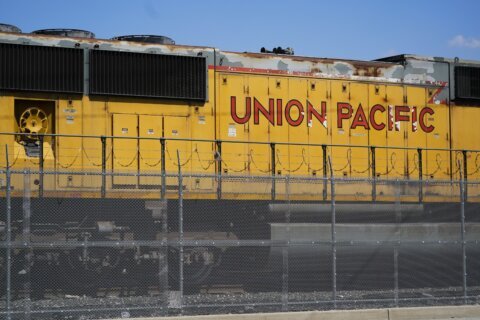 Union Pacific's 1Q profit flat as inflation drives costs up