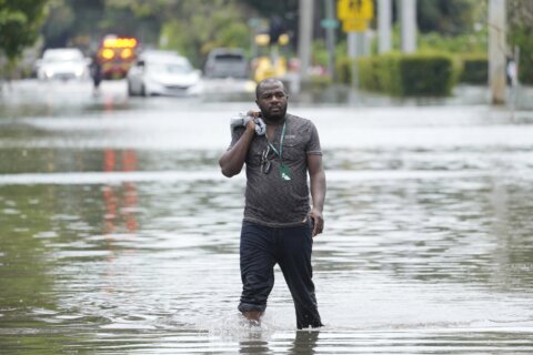 DeSantis seeks federal aid for Fort Lauderdale flood victims