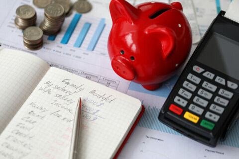 How to create and maintain a family budget