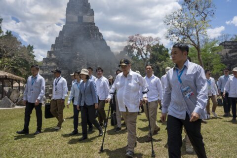 Presidents of Taiwan, Guatemala visit Mayan pyramid