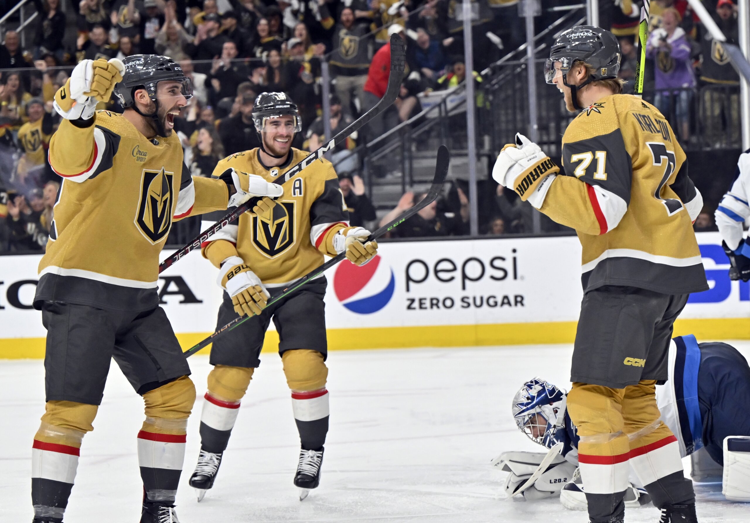 Knights top Winnipeg 4-1 in Game 5, advance to second round –