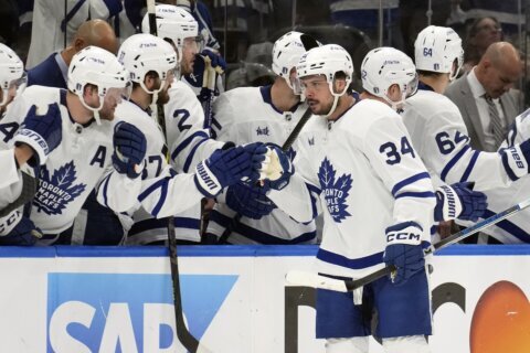 Tavares' OT goal gives Maple Leafs series win over Lightning