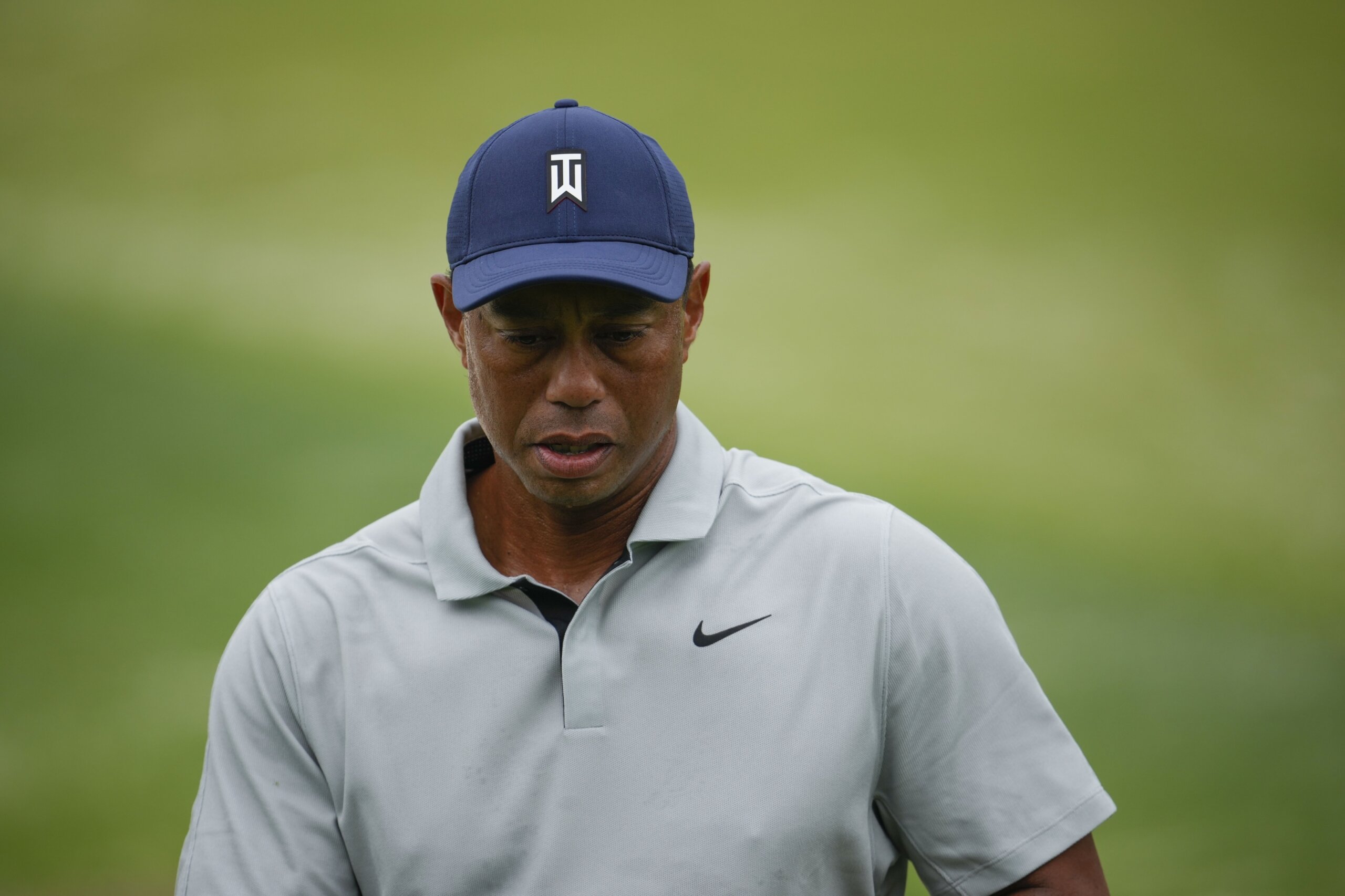 woods-and-his-limp-back-at-masters-but-for-how-much-longer-wtop-news