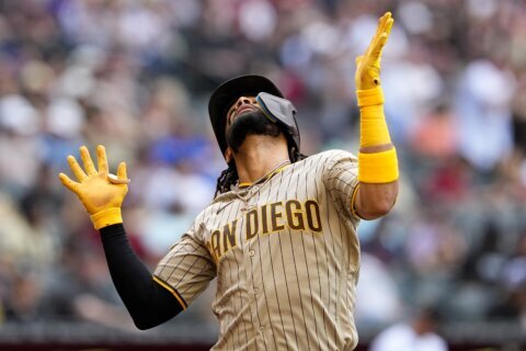 Tatis homers, Padres rally for 5-3 win over Diamondbacks