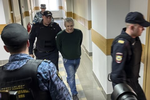 Russia convicts ex-police officer over Ukraine war criticism