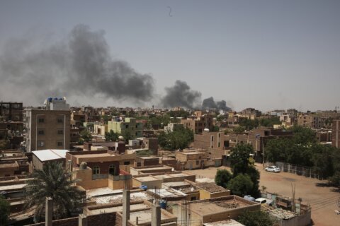 Diplomats flee Sudan fighting as citizens struggle to escape